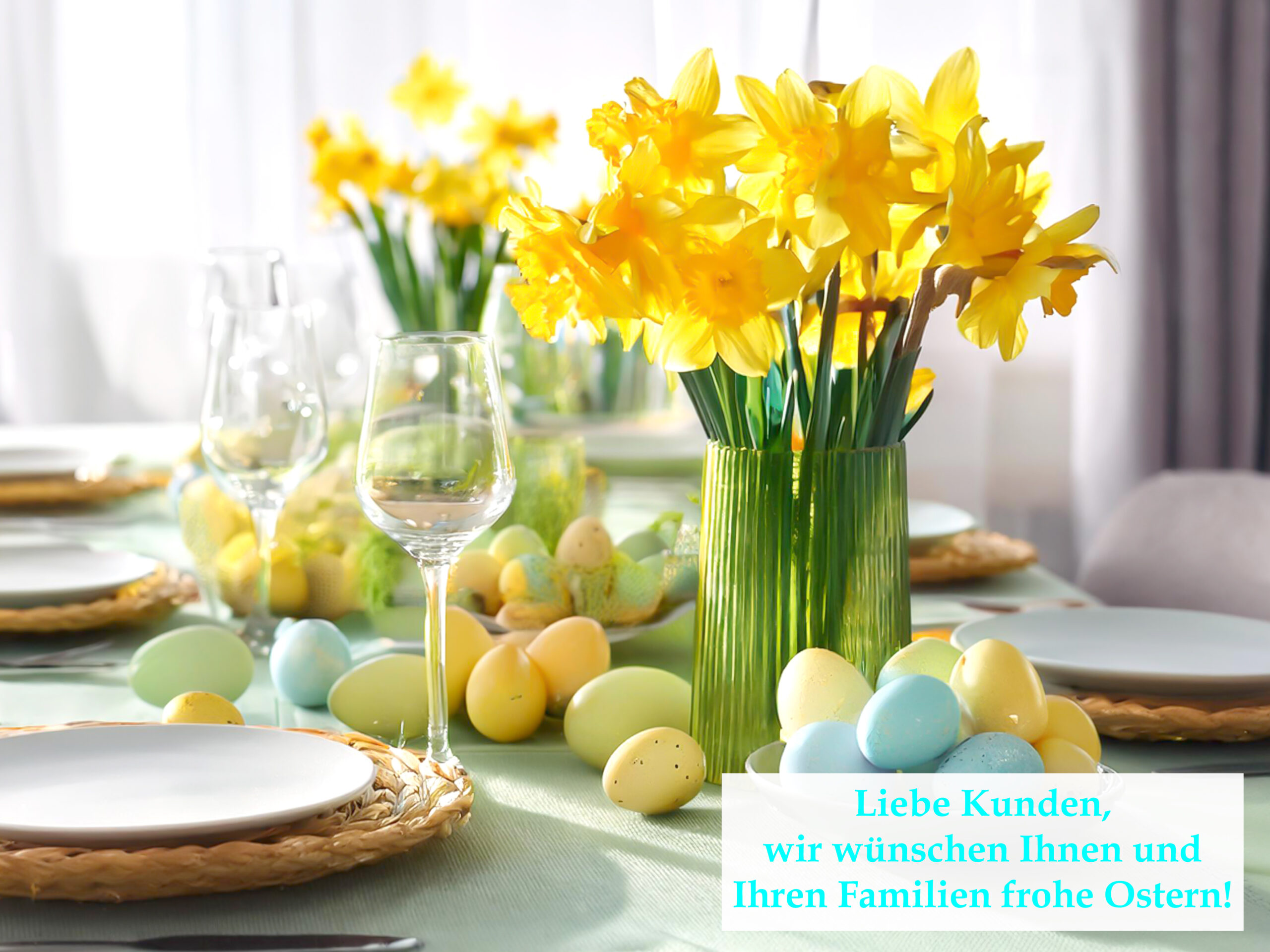 Liebe Kunden,
wir wünschen Ihnen und 
Ihren Familien frohe Ostern! Bild: gedeckter Ostertisch